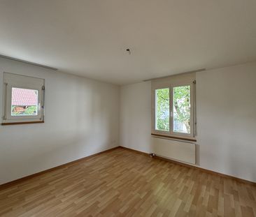 Helle 4.5-Zimmerwohnung mit grosszügigem Grundriss in Hausen am Albis - Photo 2