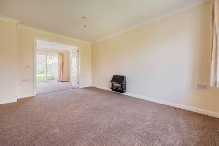 3 bedroom semi-detached house to rent - Photo 3