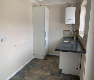 3 bedroom detached bungalow to rent - Photo 6
