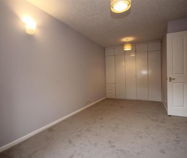 Studio to rent - Photo 6