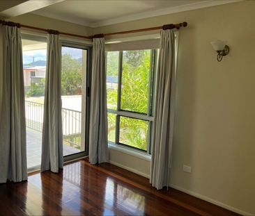 Beautiful 4 Bedroom, 1 Study Home in Annandale! - Photo 2