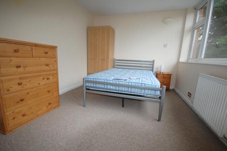 4 bedroom townhouse to rent - Photo 5