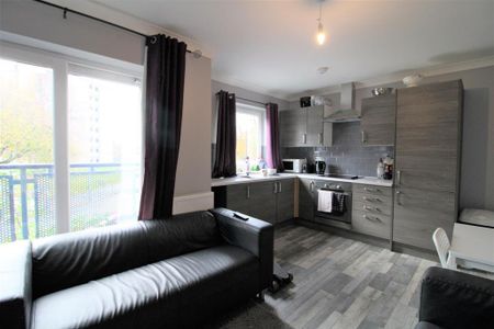 4 bedroom private hall to rent - Photo 4