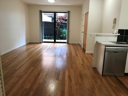 Excellent location one bedroom unit at Fortitude Valley - Photo 3