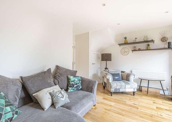 Kings End, Bicester, OX26 - Photo 1