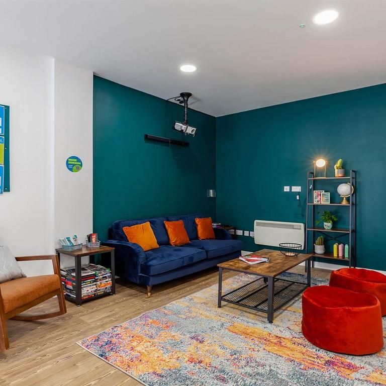 1 bedroom in a flat share to rent - Photo 1