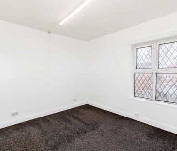 2 bedroom end of terrace house to rent - Photo 5