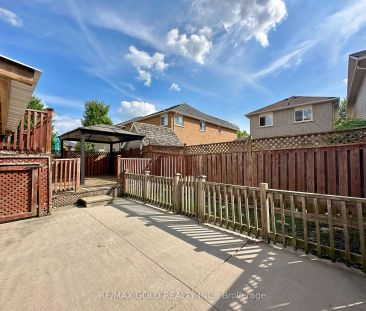 Detached Home For Lease | W9053645 - Photo 2