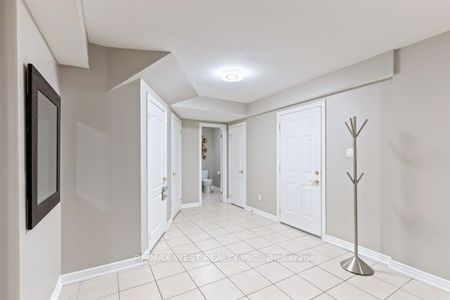 For Lease - 47 Timber Lane, Vaughan, Ontario - Photo 2