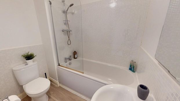 3 bedroom end of terrace house to rent - Photo 1