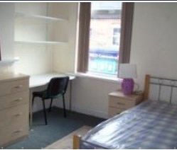 3 Bedroom House, Excellent location, less than 5 min walk to Uni - Photo 1