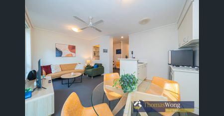 Fully furnished - huge 1 bedroom plus study. Gas is included in the rent. - Photo 4