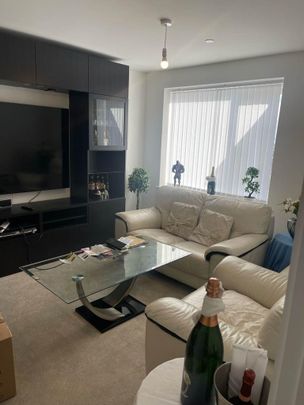 1 bedroom in a house share to rent - Photo 1