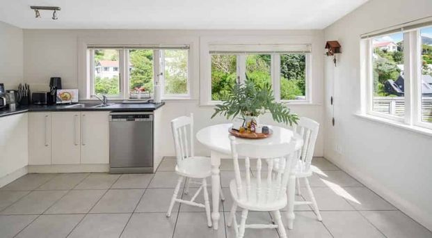 Charming Wadestown 3BR Home w/ Garden - Photo 1