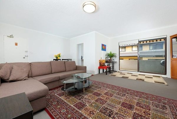Spacious Two Bedroom Apartment in the Heart of Mortdale - Photo 1
