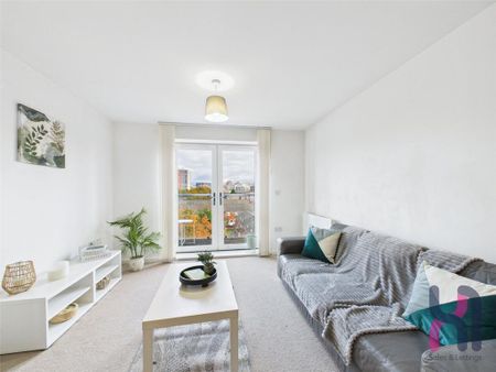 2 bedroom flat to rent - Photo 2