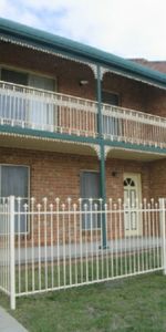Split Level Two Bedroom Townhouse With Single Garage - Photo 3