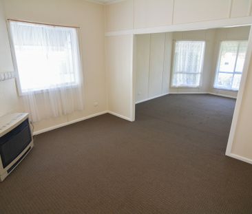 SPACIOUS 2 BEDROOM HOME - Photo 1