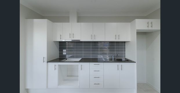 Near New Grannyflat - Photo 1