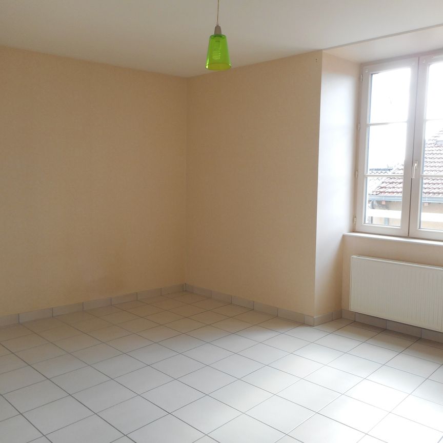 Location Appartement 2 pièces 56m² BELLAC 87300 - Photo 1
