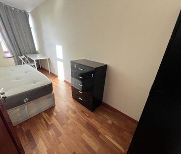 7 bedroom flat to rent - Photo 2