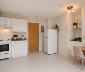 1 room apartment of 55m² in Sherbrooke - Photo 1