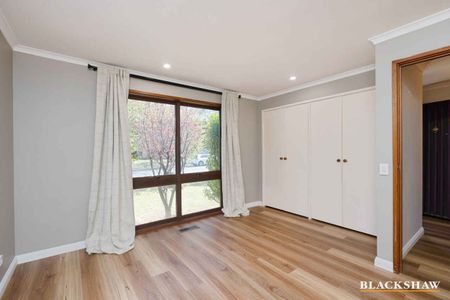 Spacious Family Home - Photo 4