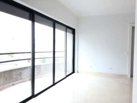 4 room luxury Flat for rent in Lisbon, Portugal - Photo 2