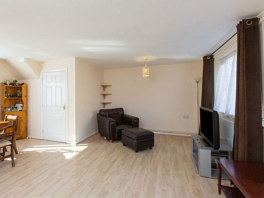 4 Bed Semi-Detached House, Ronnie Lane, E12 - Photo 1