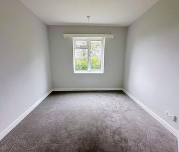 2 bedroom ground floor flat to rent - Photo 2