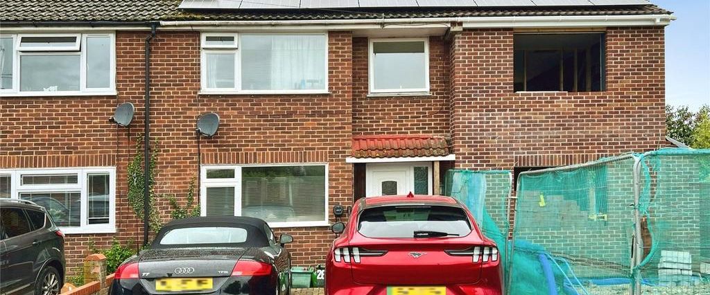 3 bedroom terraced house to rent - Photo 1