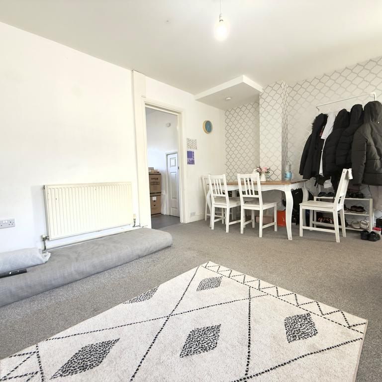 2 bedroom house to rent - Photo 1