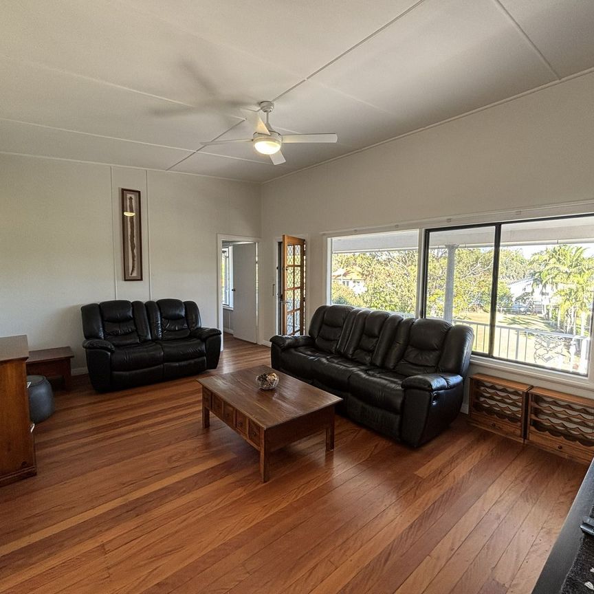 Charming & Comfortable Living - Photo 1