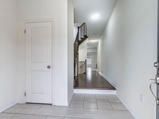 For Lease - 10 Truffle Court, Brampton, Ontario - Photo 1