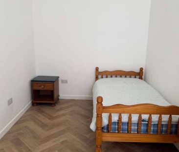 Room in a Shared House, Ruskin St, L4 - Photo 4