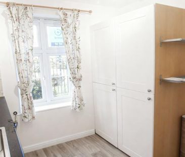 3 bedroom terraced house to rent - Photo 3