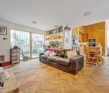 Terraced House to rent - Trafalgar Road, London, SE10 - Photo 2
