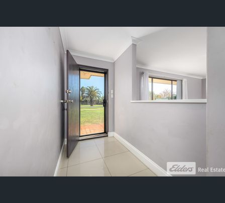 4 Jubilee Drive, Waikiki, WA 6169 - Photo 1