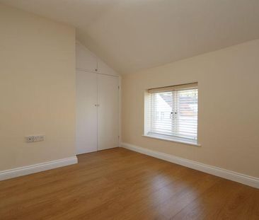 2 bedroom end of terrace house to rent - Photo 1