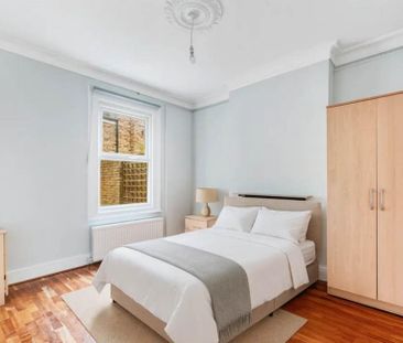 4 bedroom semi-detached house to rent - Photo 4