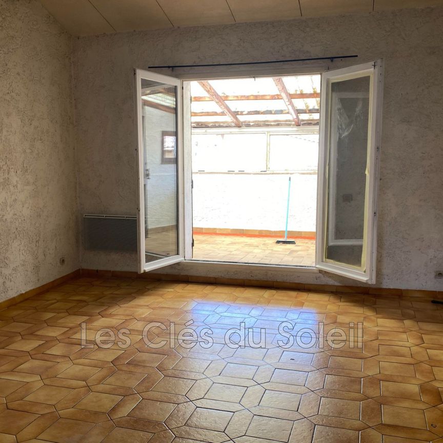 Location appartement 3 pièces 47 m² Le Val - Photo 1