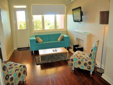 “Low Maintenance Living - Fully Furnished 2x1” - Photo 3