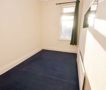 2 bed flat to rent in Front Street, East Boldon, NE36 - Photo 3