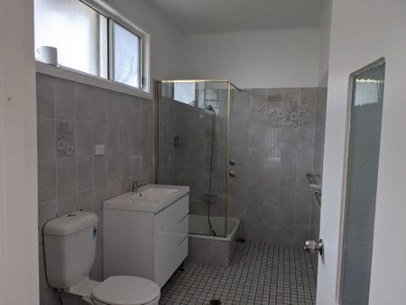 Spacious Family Home in Prime the Entrance Location - Photo 5