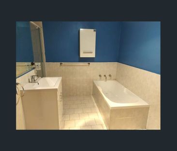 Great Location! - Photo 3