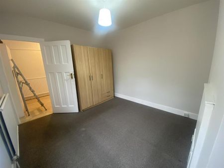 3 bedroom apartment to rent - Photo 4