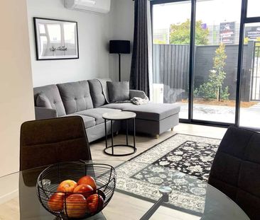 EXECUTIVE FULLY FURNISHED TOWNHOUSE IN EXCELLENT LOCATION! - Photo 3