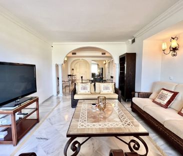 2 Bedroom Apartment For Rent in Nueva Andalucía, Málaga - Photo 1