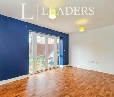 4 bedroom semi-detached house to rent - Photo 1