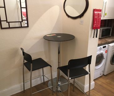 2 Bed Flat, Wostenholm Rd, S7 - Photo 3